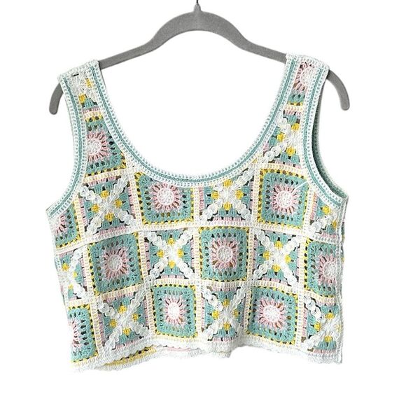 Tops - Kirious Los Angeles Crotchet Crop Tank Size M